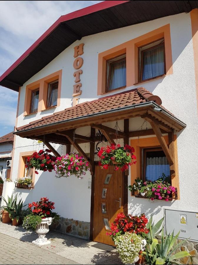 Hotel Zaulek Olszyna  Exteriör bild
